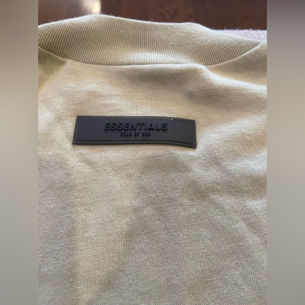 Essentials sweatshirt - Picture 5 of 7
